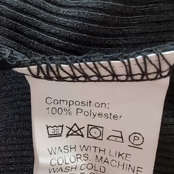 SHEIN Black Ribbed High Neck Asymmetric Sleeveless Crop Top Size Small - Picture 4 of 6